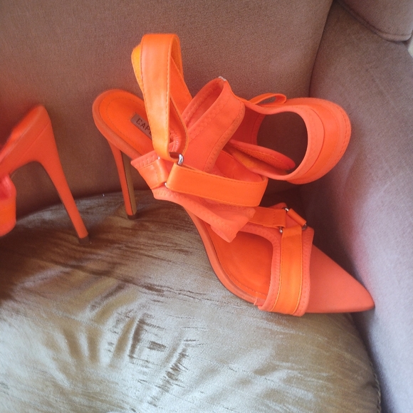 Shoes - Picture 3 of 6